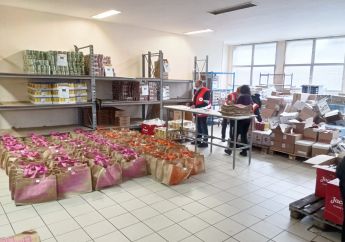 Distribution de colis festifs par la Croix rouge de Caudry 